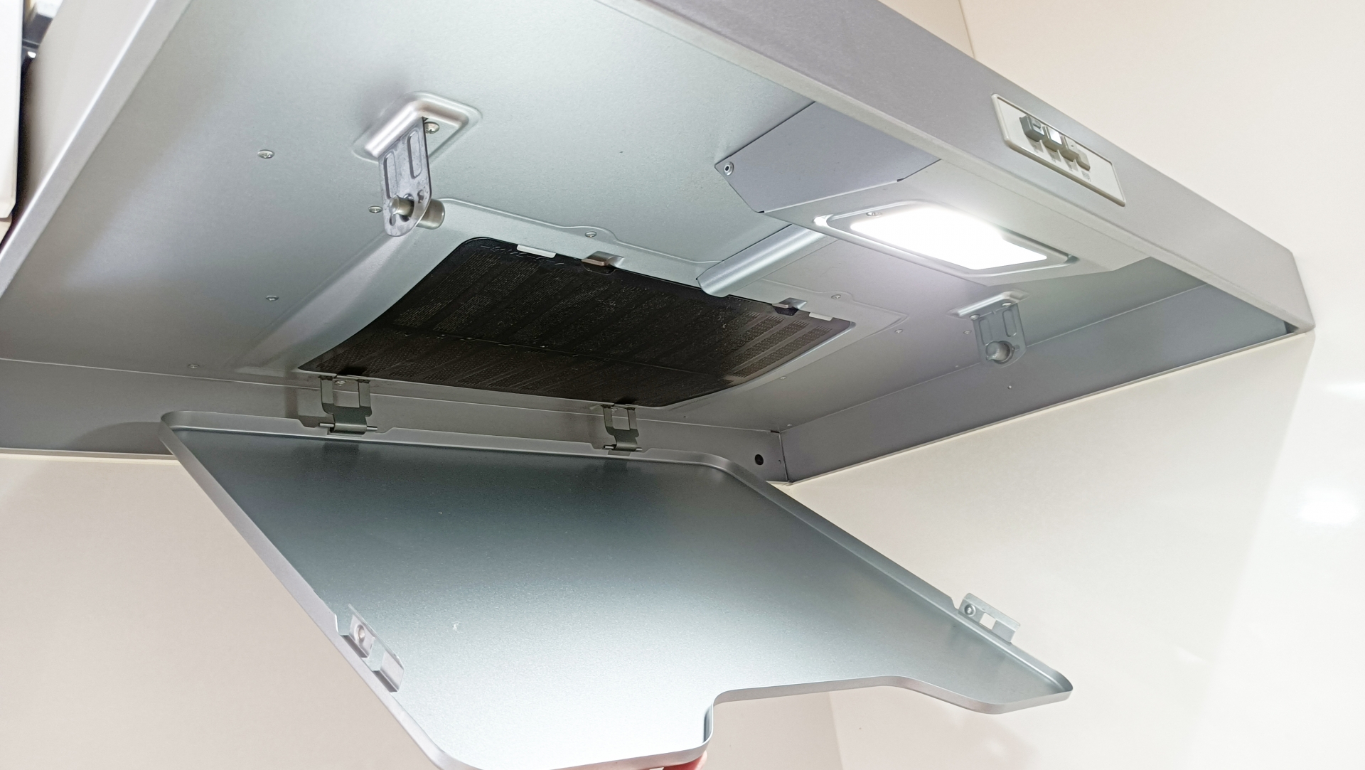 換気扇クリーニングの施工イメージ