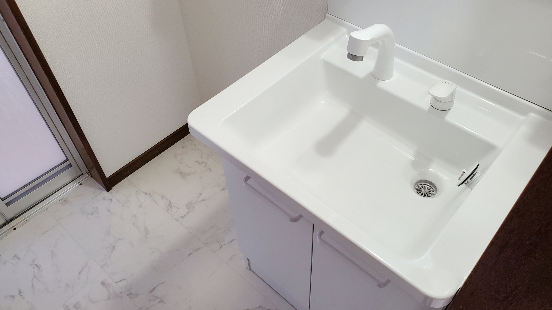 独立洗面台のクリーニング