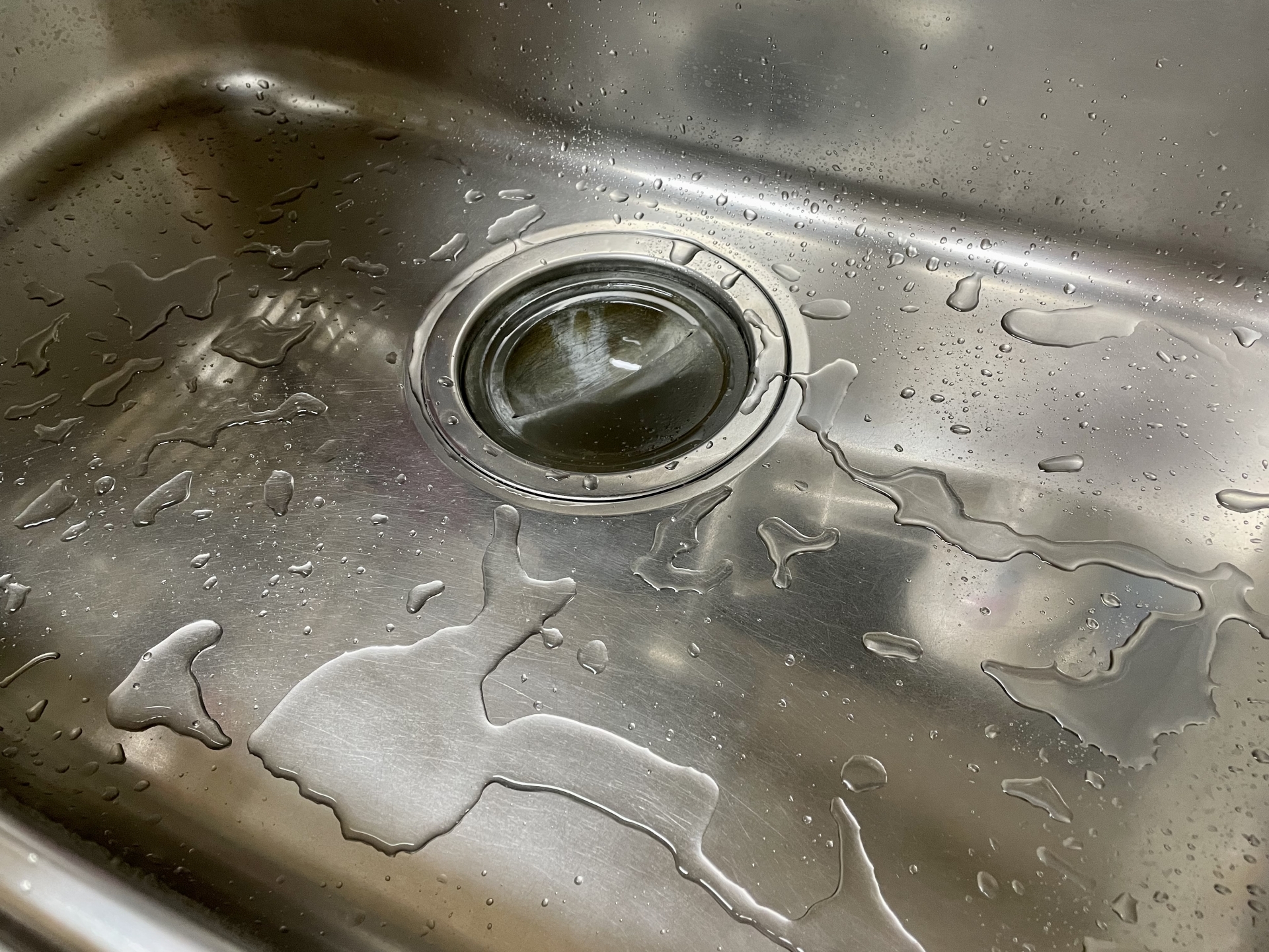 キッチン排水口のぬめり・臭いイメージ